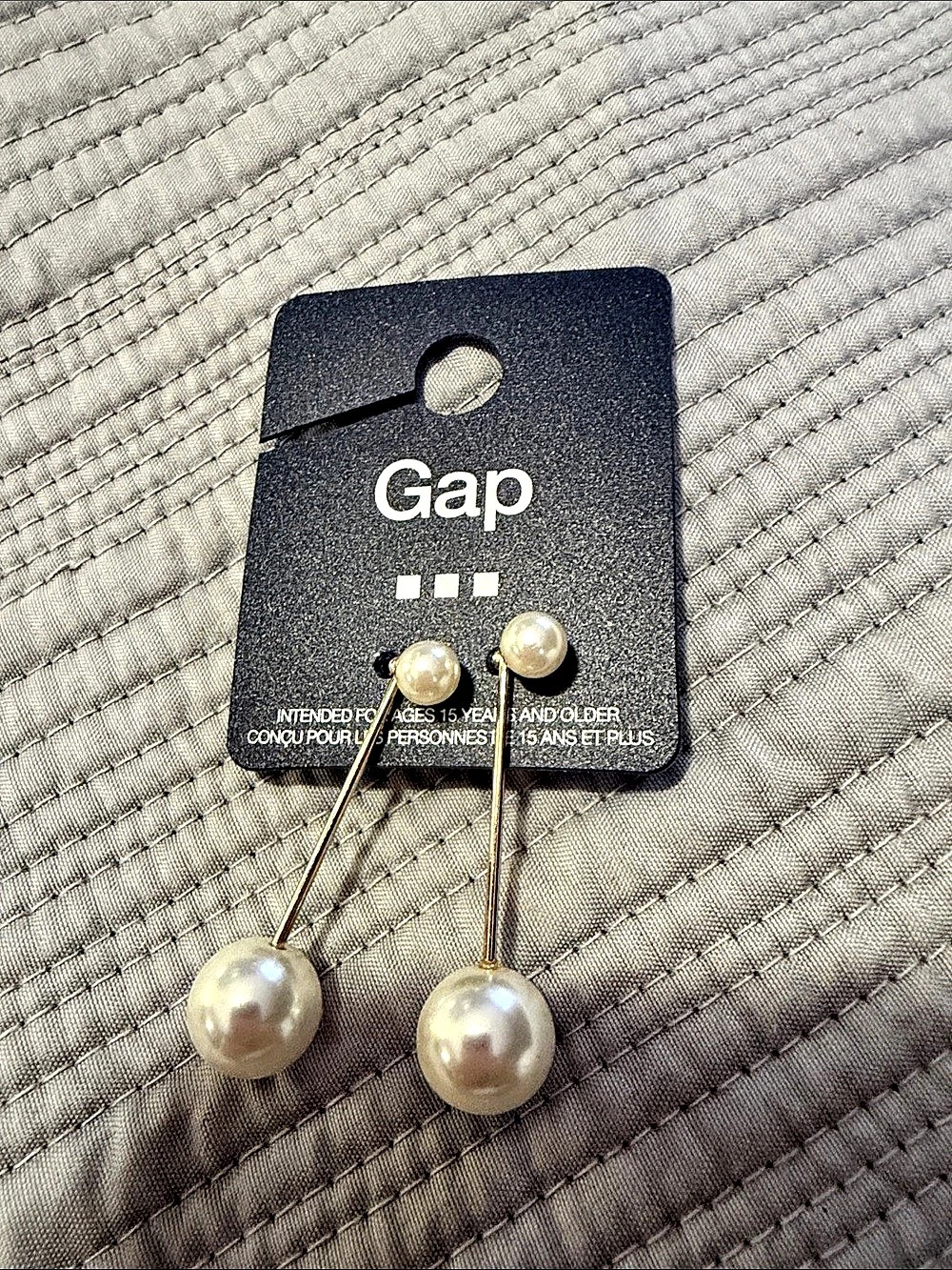 Gap Pearl Drop Earrings in Gold & White NWT